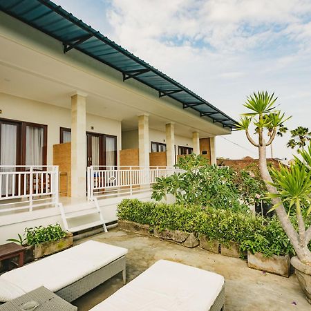 Happy Devi Guesthouse Canggu  Exterior photo