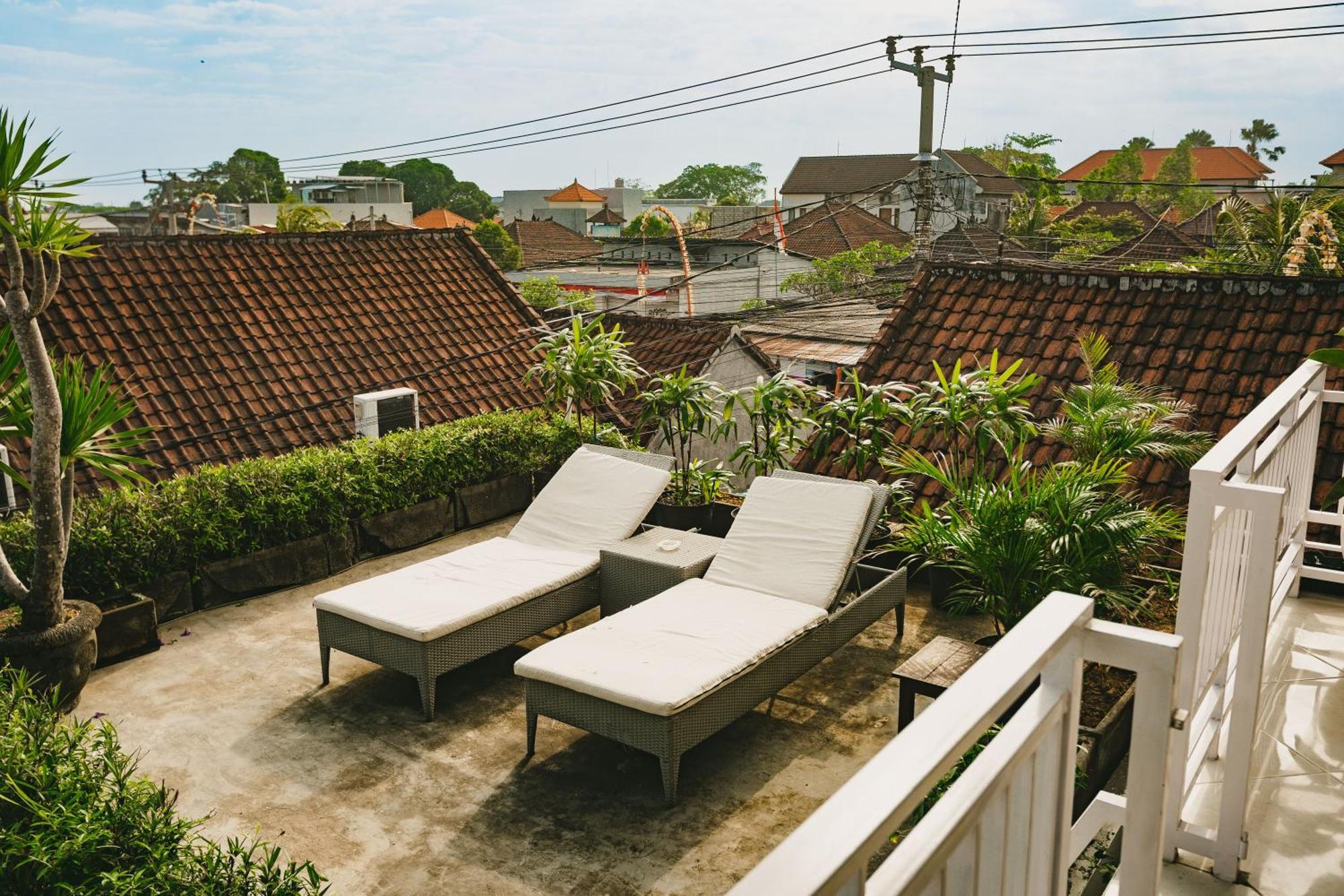 Happy Devi Guesthouse Canggu  Exterior photo