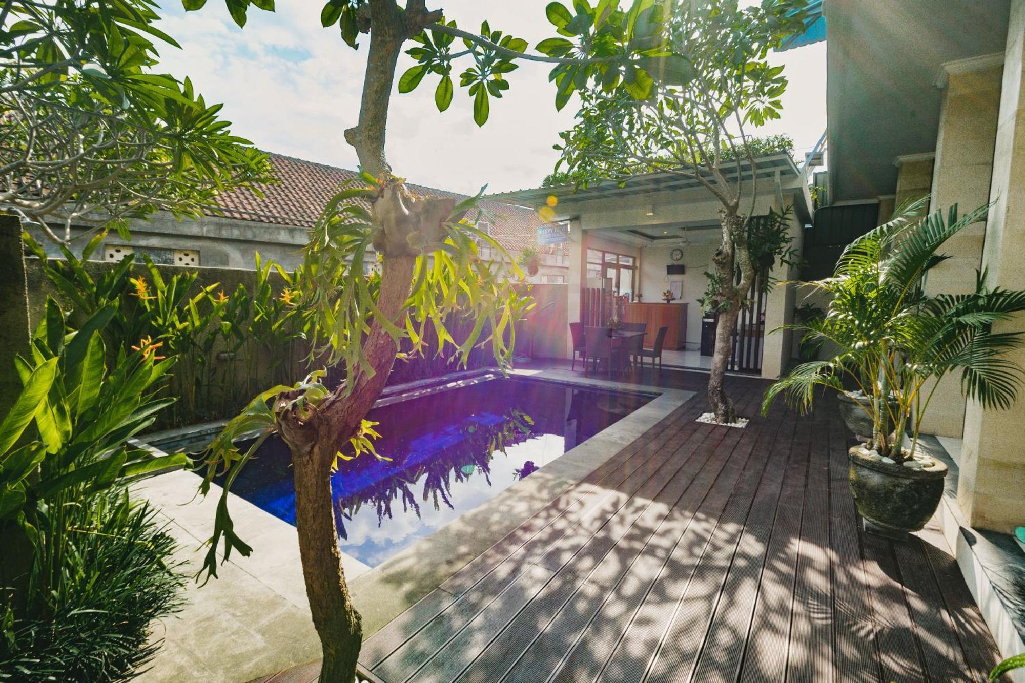 Happy Devi Guesthouse Canggu  Exterior photo